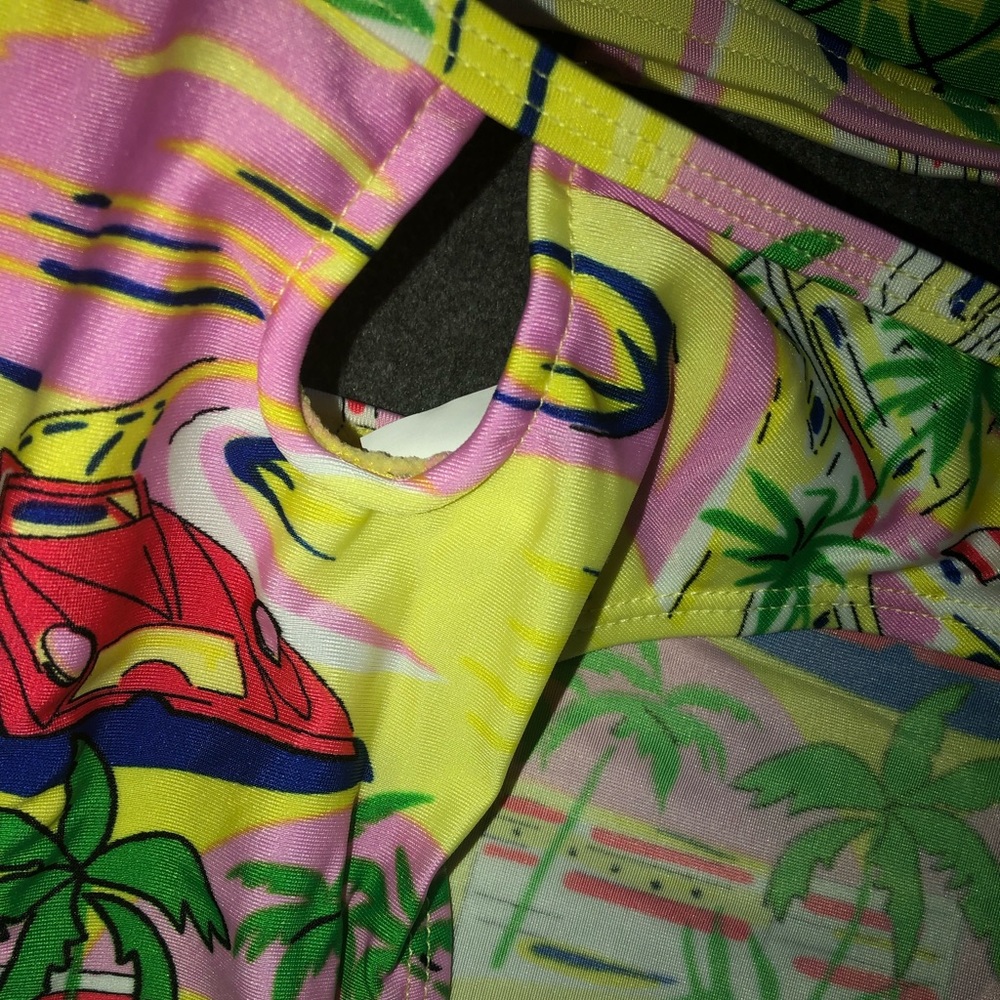 Bikini - Picture 8 of 8